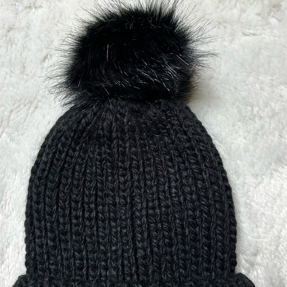 NWT Revolve Hat Attack Bryce Knit Removable Pom Beanie in Black Women’s OS - Picture 5 of 10